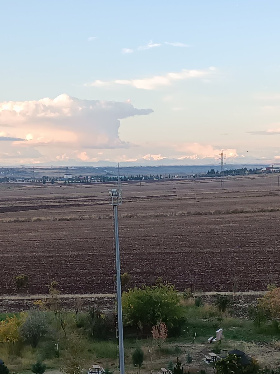 canmustafa2147's tweet photo. Falan kişinin yaptığı hatanın büyüklüğünün yanında kendikini küçük göstermeye çalışıp normalleştirmek Cahillik'tir.
Kimsenin hatalı olduğunun gerçeğini değiştiremez. https://t.co/CfbiF4zq0M