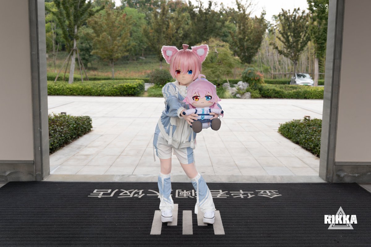 🎭：<a href="/haagaau_GF/">Kigurumi虾饺工房</a>
📷：<a href="/Kahurichiko/">chiko</a>

#小鳥遊ホシノ #BlueArchive #ブルアカ #kigurumi #着ぐるみ