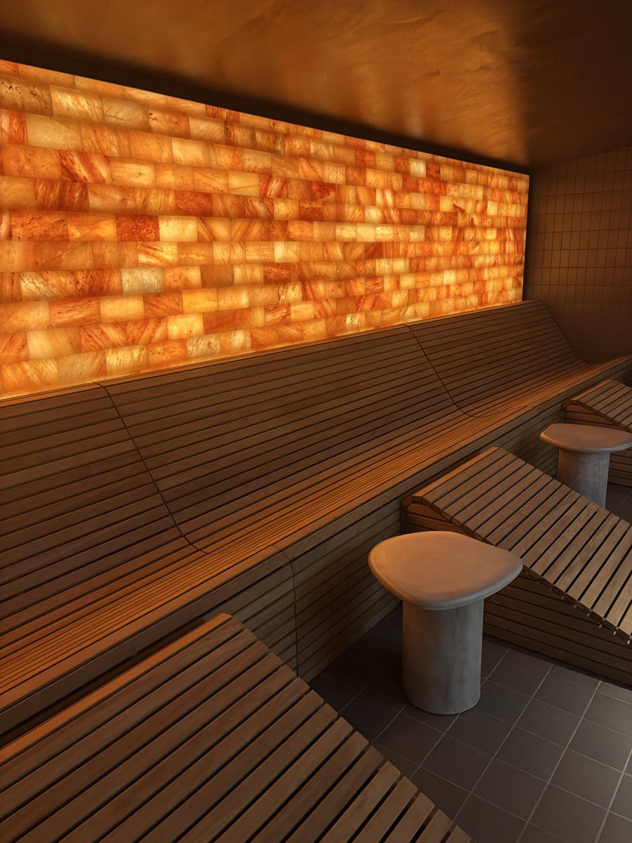 Happy Sunday to everyone seeing this

Tweeting from my fav therapy room today