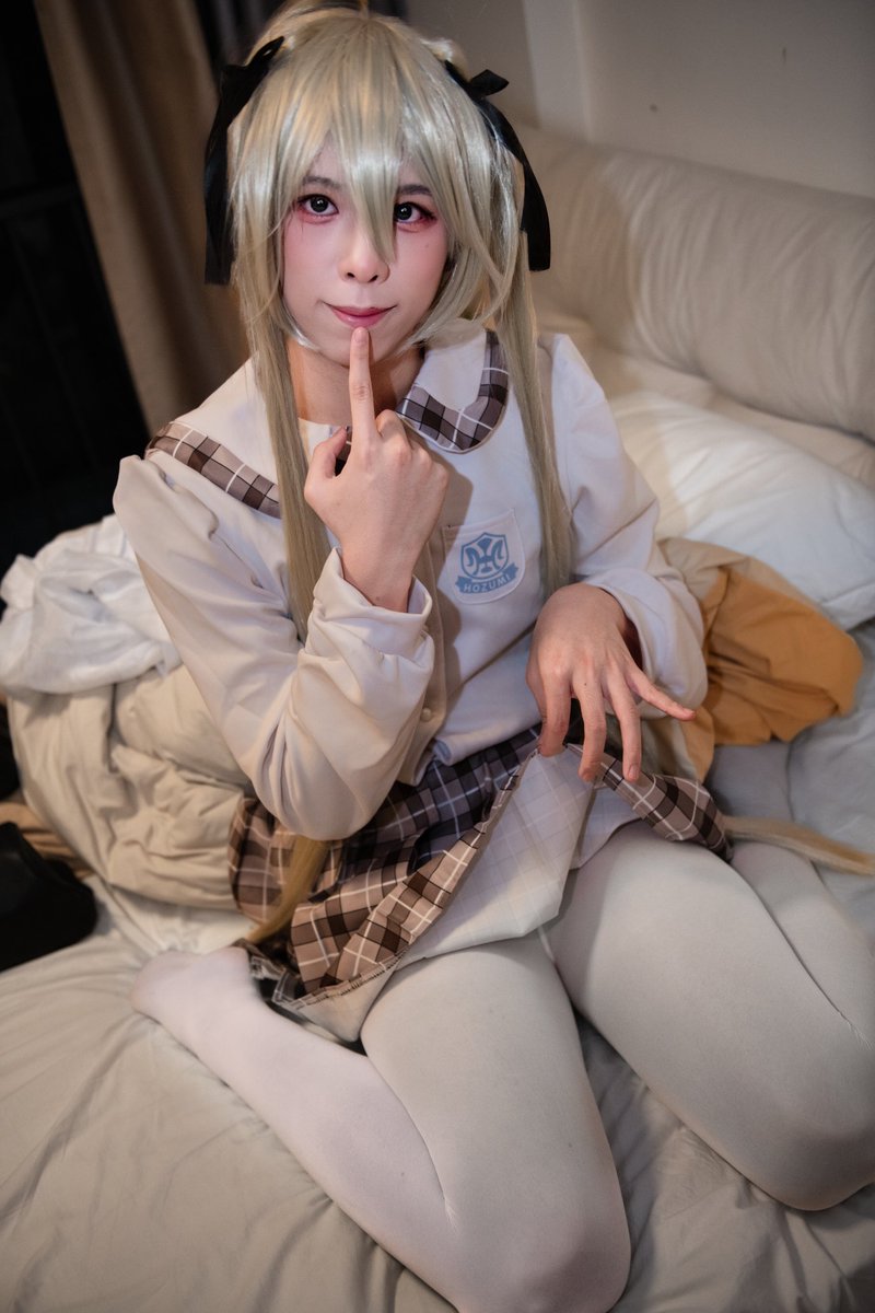 平时拍照的时候动作摆得很僵硬，一到拍床照就开始放飞自我了。
这不把欧尼酱勾引到床上？谁说兄妹不能做爱的呢？
📸＆欧尼酱：<a href="/Suzutsuki_s_sky/">涼月の空</a> 
（注：后面被欧尼酱的欧金金狠狠征服了，投降了）
#cosplay #可爱的男孩子 #男娘 #春日野穹 #男の娘