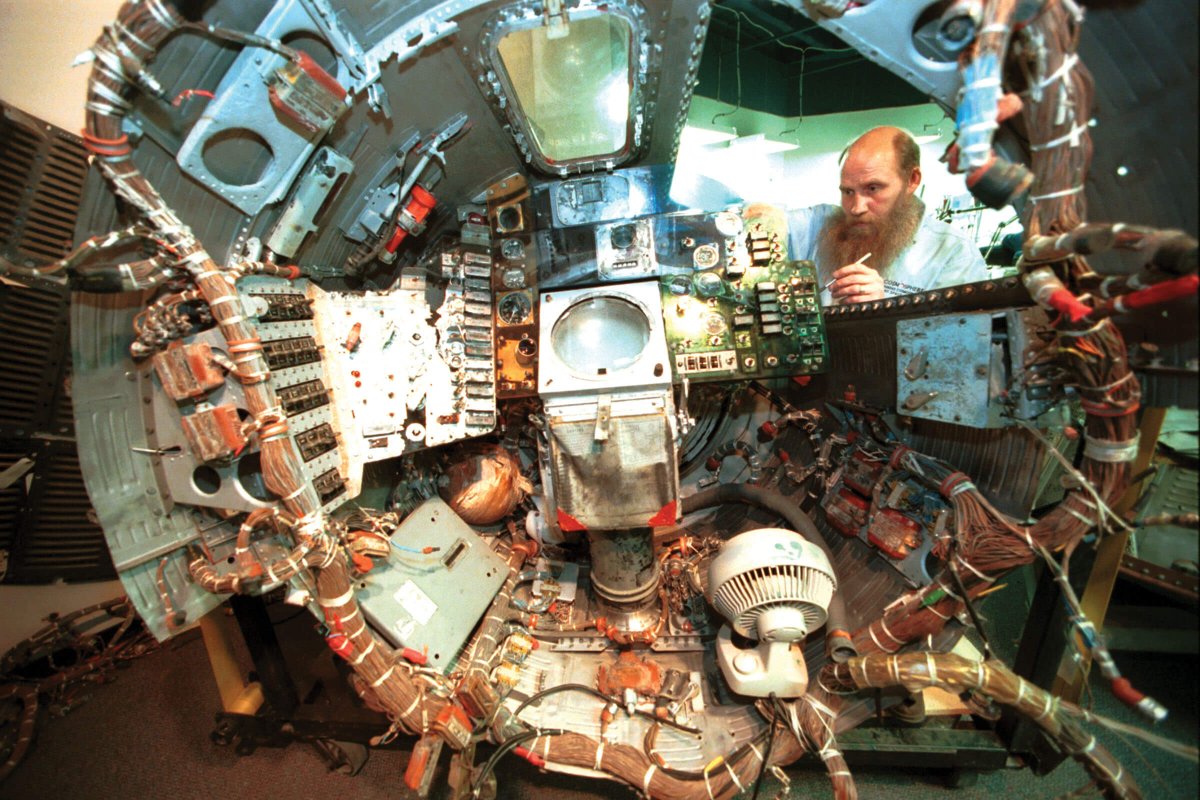 IntrepidMuseum's tweet photo. Years before Intrepid rescued Gus Grissom after his Gemini mission, his first spacecraft, Liberty Bell 7, sank nearly three miles beneath the Atlantic.
Today on #AstroLive, discover how recovery expert Curt Newport led the mission to bring this lost Mercury capsule back to the surface.
⏰ 3pm ET | Streaming on Intrepid Museum's X, Facebook & YouTube
🔗 https://t.co/OjmtVn9AX7