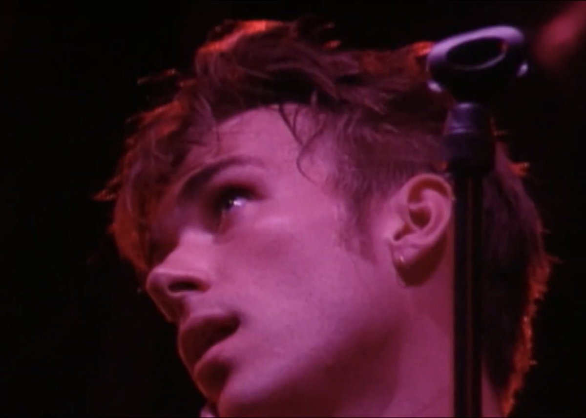 진짜뭔...............
말이되냐