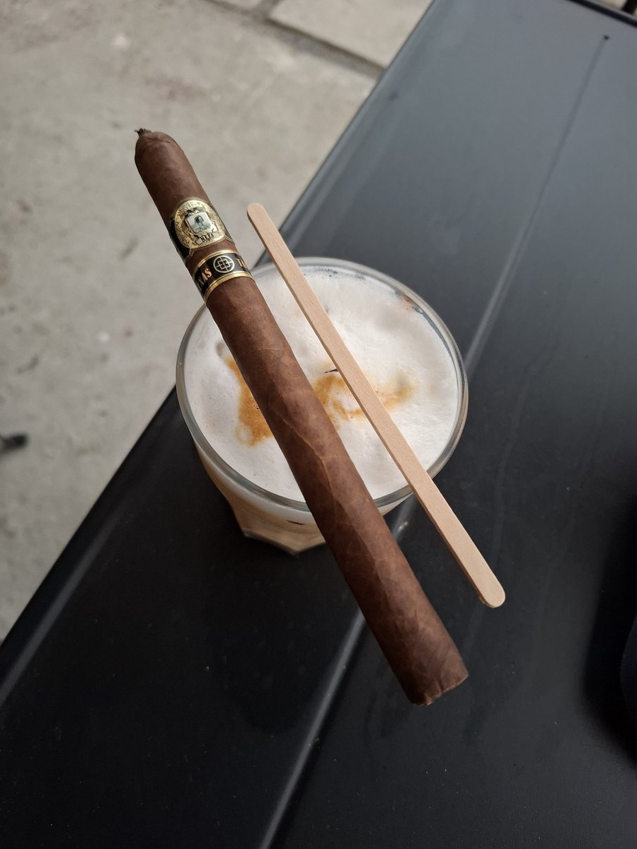 haifprogram's tweet image. Cozy Sunday
Cigar: @DuranCigars Neya F8 Texas Tactical (Nicaragua| Handmade)
Size: Lancero
#cigar #nicaraguancigar #durancigars #neyaf8texastactical