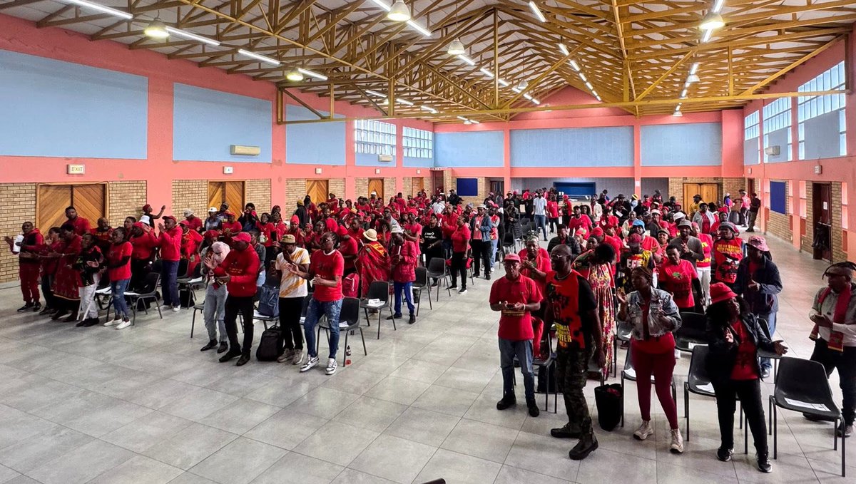 EFFGautengProv's tweet photo. 🚨ICYMI🚨

The EFF in Johannesburg Sub-Region D, held a meeting with branches at Diepkloof Welfare Center.  We are ready for Phala Phala Judgement March. 

#ReleasePhalaPhalaJudgement https://t.co/cghdOSQgRd