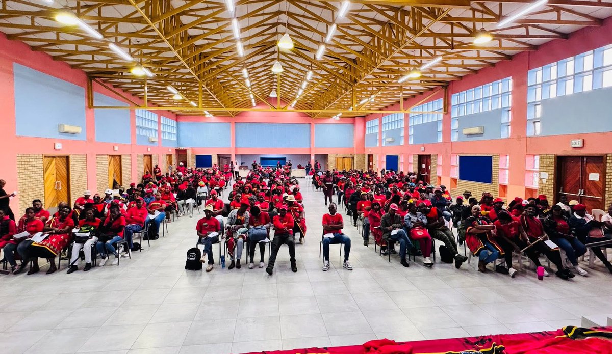 EFFGautengProv's tweet photo. 🚨ICYMI🚨

The EFF in Johannesburg Sub-Region D, held a meeting with branches at Diepkloof Welfare Center.  We are ready for Phala Phala Judgement March. 

#ReleasePhalaPhalaJudgement https://t.co/cghdOSQgRd