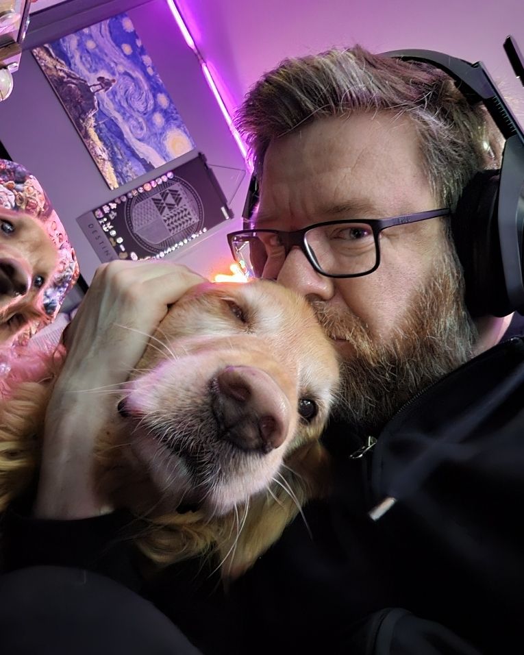 With Malcolm. 

#instantselfie #chatmademedoit #twitch #twitchstreamer