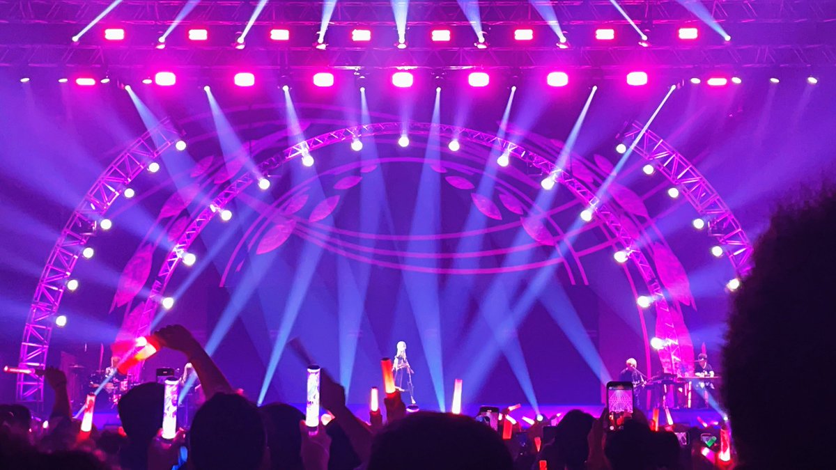 dasucakies's tweet image. MIKU EXPO Manila over!! ❤️ I got so emotional throughout until the end 🥹means so much to meeee 😭