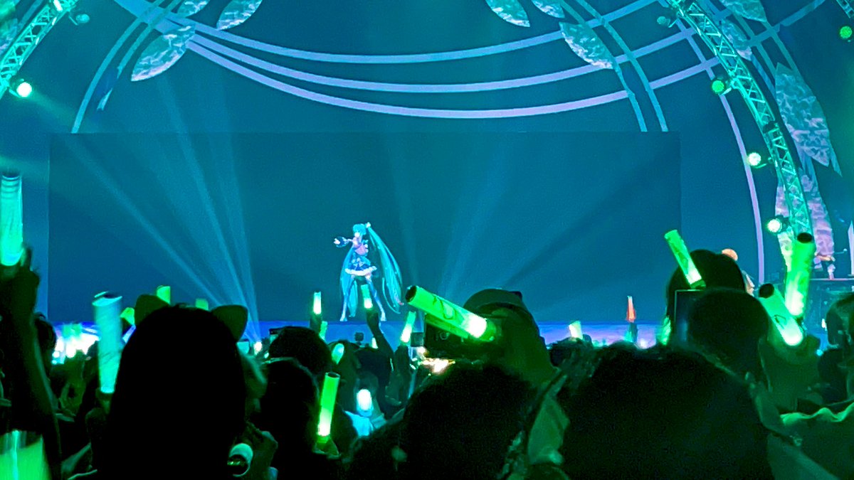 dasucakies's tweet image. MIKU EXPO Manila over!! ❤️ I got so emotional throughout until the end 🥹means so much to meeee 😭