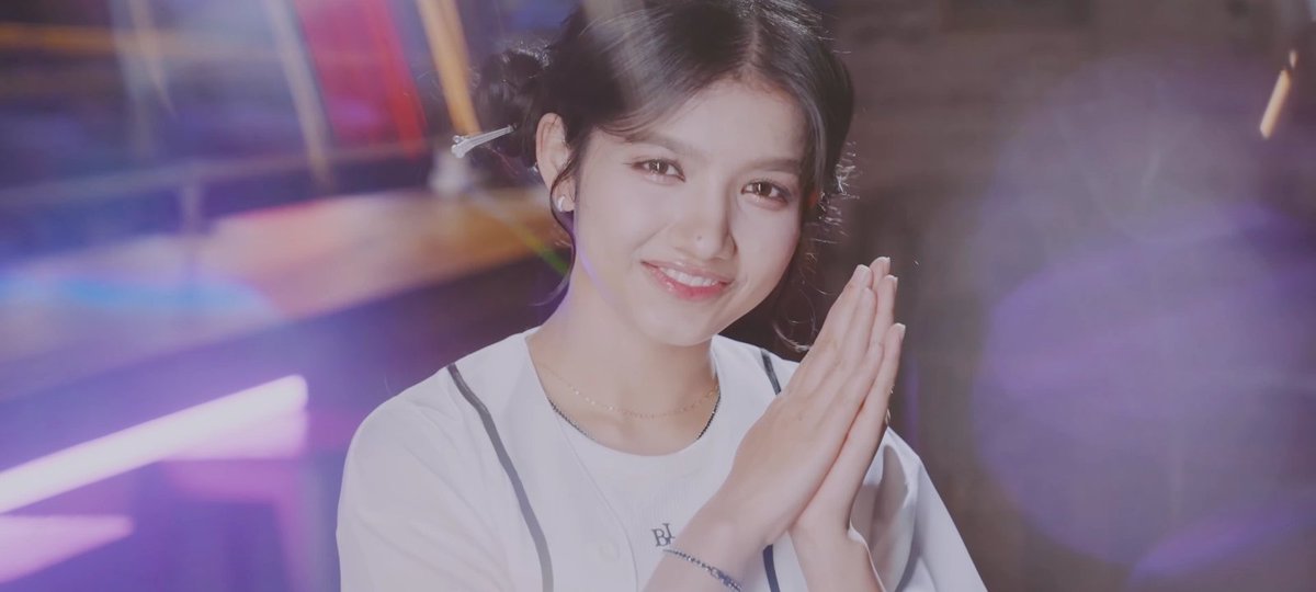 rashmi_mgr's tweet image. Hara is a first Nepali kpop idol. Her real name is Suchana Bohara from kailali,Nepal. 
BOD:-may6,2003. 
Position:- All rounder 
Group:-MEP-C
Company:-GBK entertainment 
#mepchara #mepc #gbkent #kpopidol #NepaliNewsToday #nepalifirstkpopidol