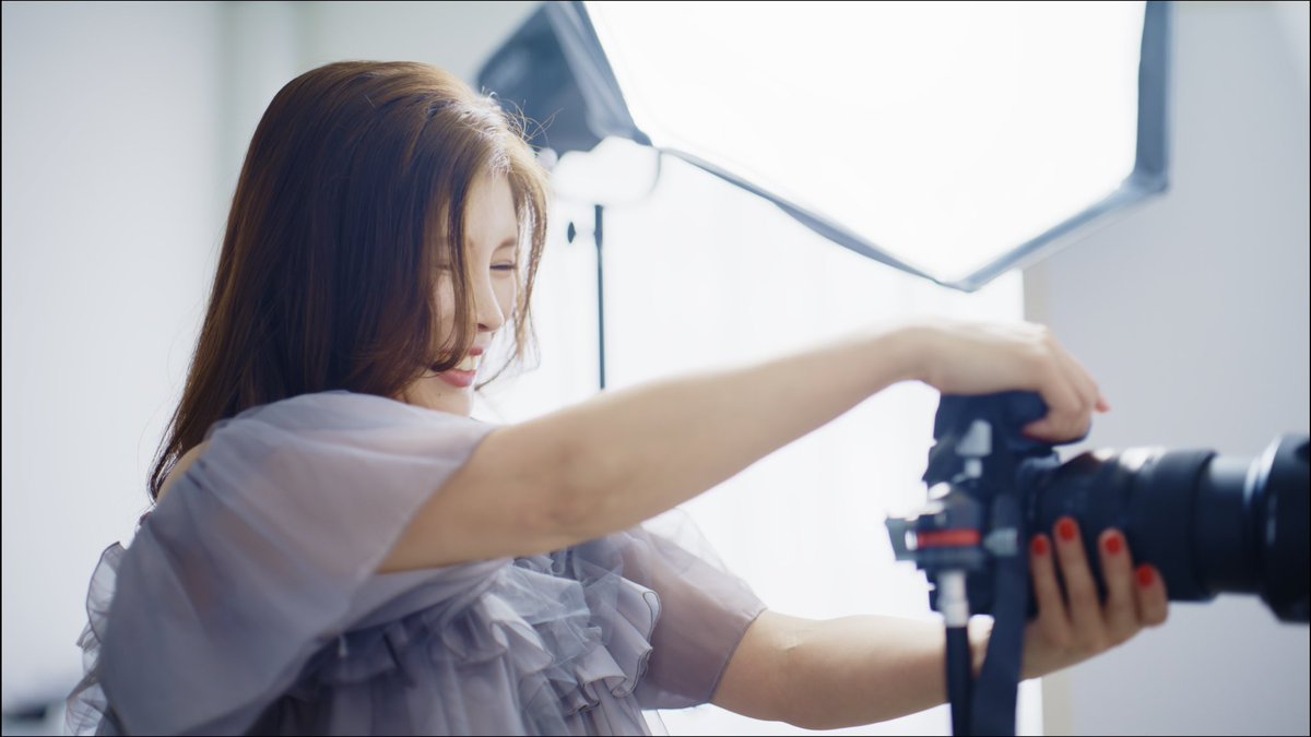 プロフィールを変えました。
これが一番私らしく輝いてる写真だと今更ながら思う。これは作ろうと思っても作れない素の自分。こういう写真はお客様が求めているいい写真のひとつだと思うんだよね。私自身が見ていて幸せに感じるし、私のことを知らない人にも幸せな想いが伝わるといいなと思います😌✨