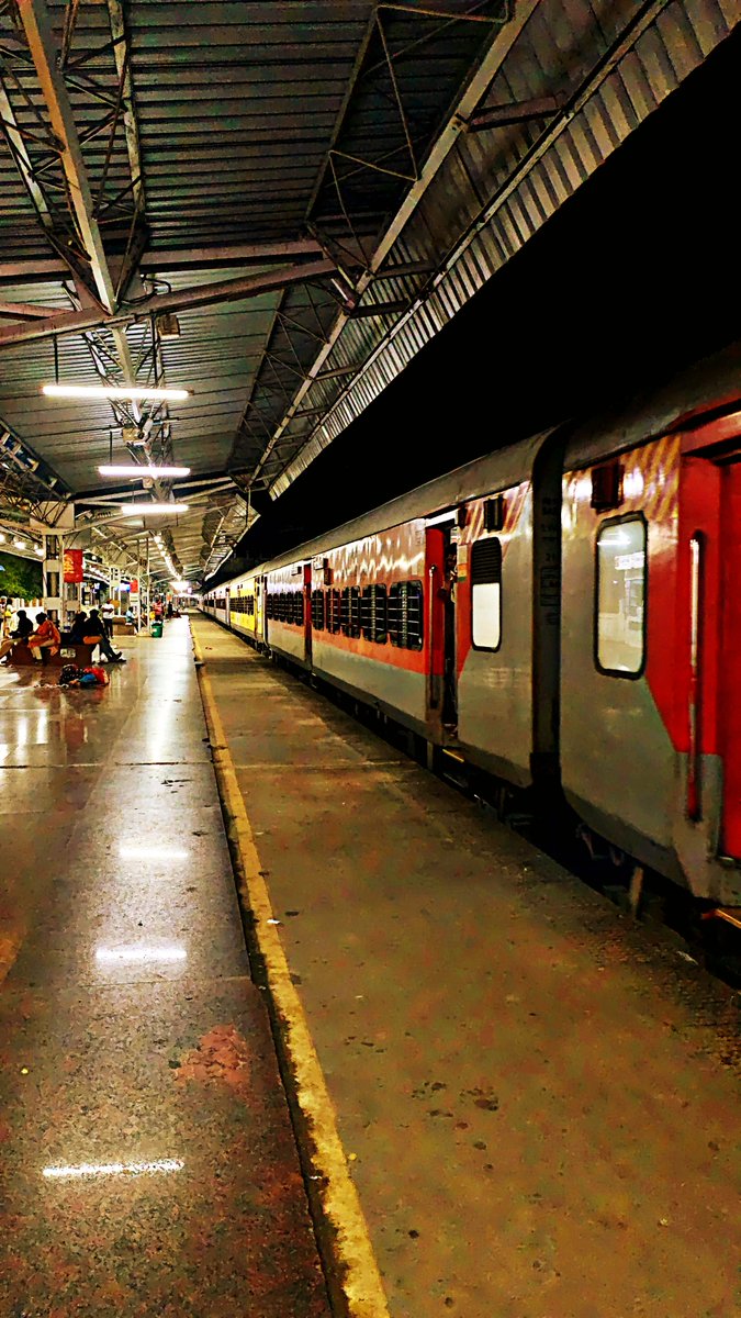 dream_explore13's tweet photo. Let’s see your train photo 🚂 

#DreamShots #XiaomiPhotography #ShotonSnapdragon https://t.co/WMXGzbmg50