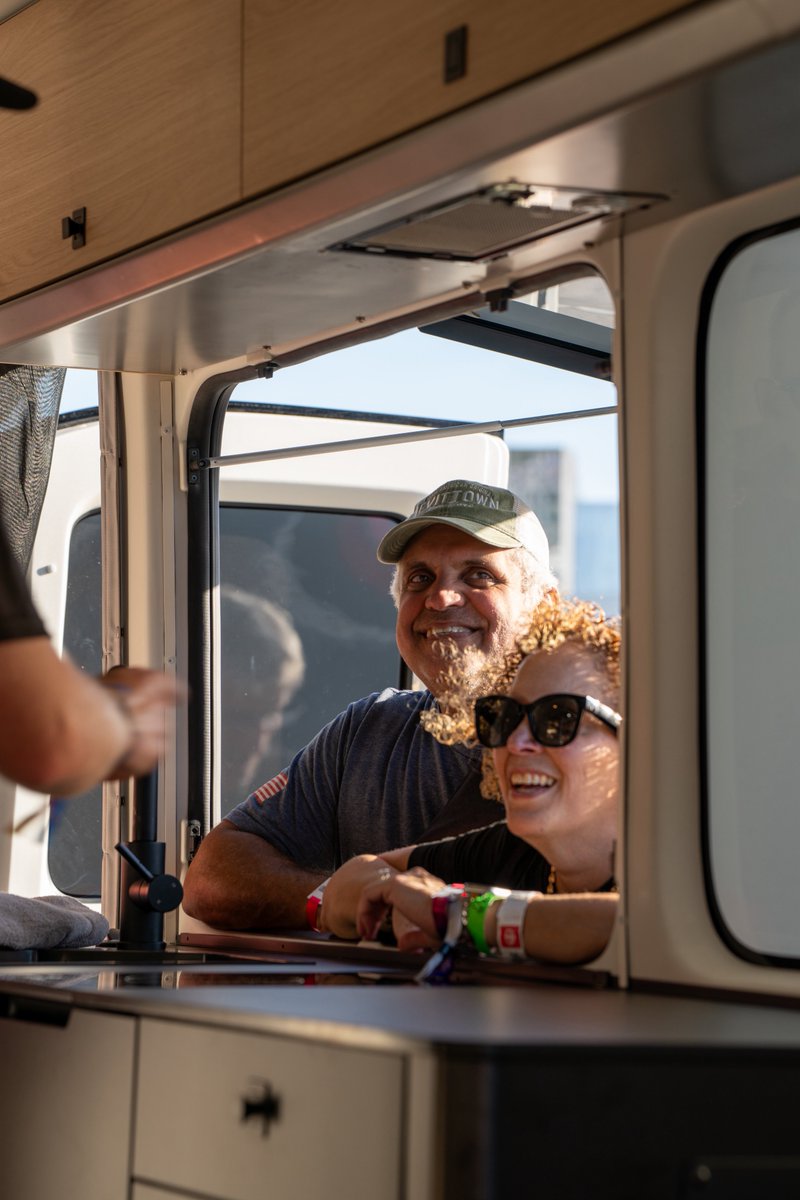 Good morning <a href="/ElectrifyExpo/">ElectrifyExpo</a> Texas ☀️
Day 1 delivered strong energy ⚡️
See you here in Booth 313 for Day 2?