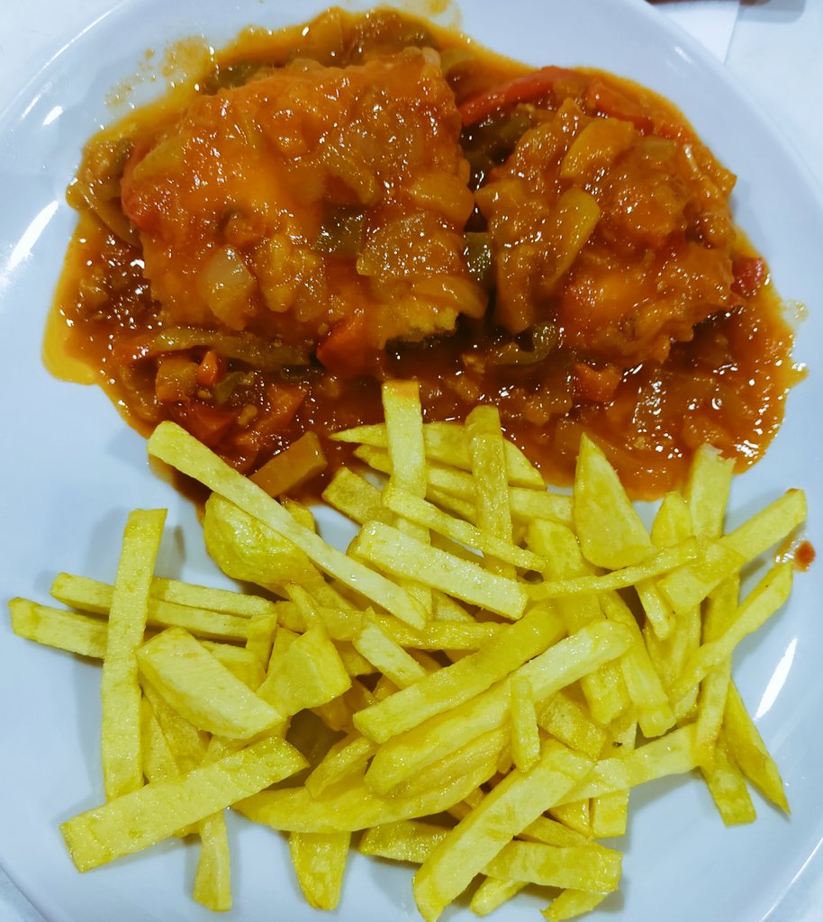 mariobadia's tweet photo. #BarElFaro
#PubillaCasas
#Hospi
@Esmorzarsdefor1
@EsmorzarsLleida
- Braó esmicolat amb 'cachelos'
- Pop
- Galta i galtes
- Mandonguilles
- Bacallà amb samfaina
Com diria l'admirat @Bernievinyes :
"Pa que más"
@belvic25 @pepmillan79
La felicitat si es busca, la trobes. https://t.co/Y5Crb15bRW
