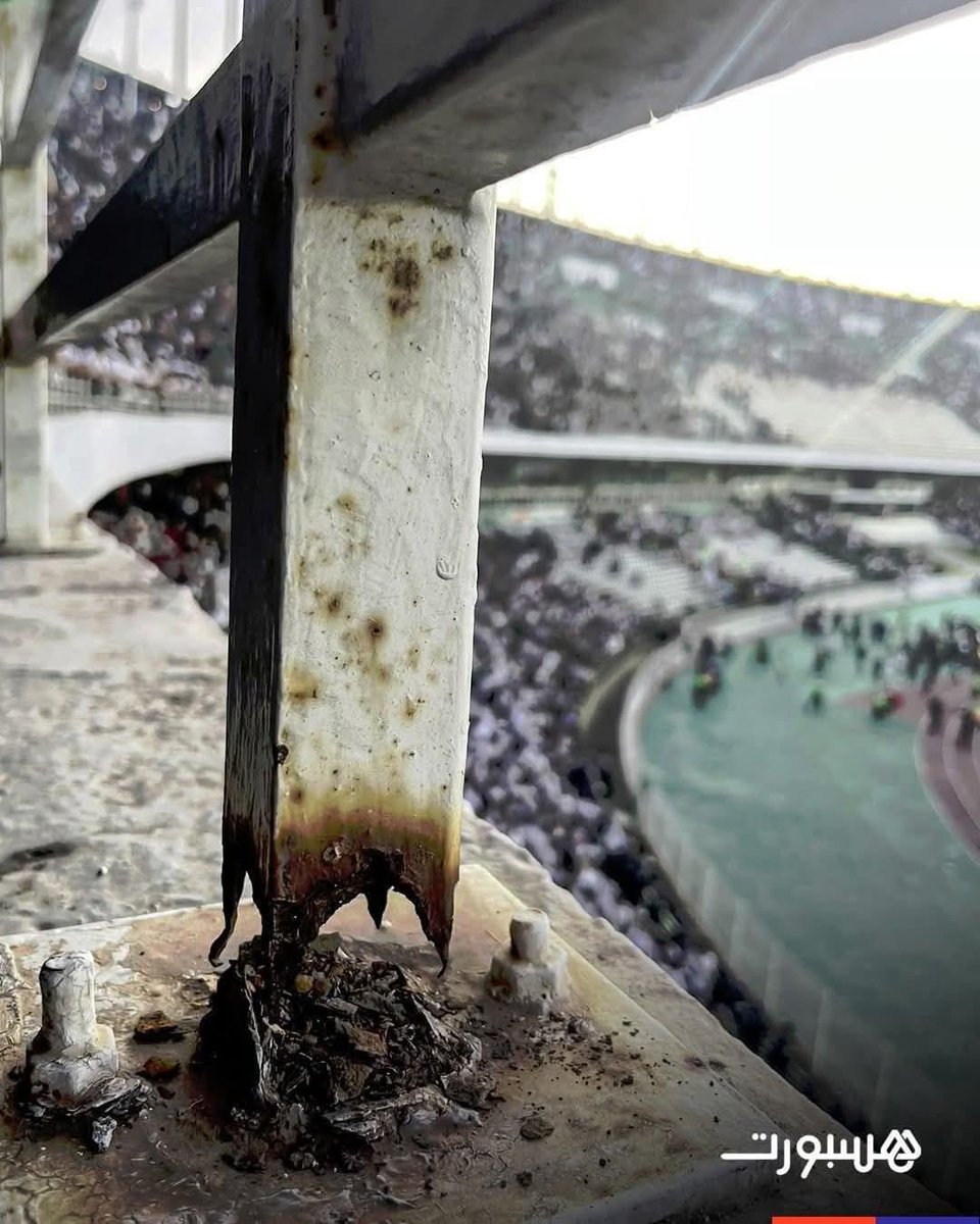 #الجزائر_اضحوكة_العالم 
بمناسبة تسرب المياه بملعب طنجة  بسبب عدم اكتمال الأشغال.
 لنترحم على ضحايا ملاعب القزدير  و السكوتش الجزائرية الدين سقطو من الطابق التاني الصيف الماضي في مبارة مولودية #الجزائر 😢🏳️‍🌈🇩🇿🏳️‍🌈🇩🇿