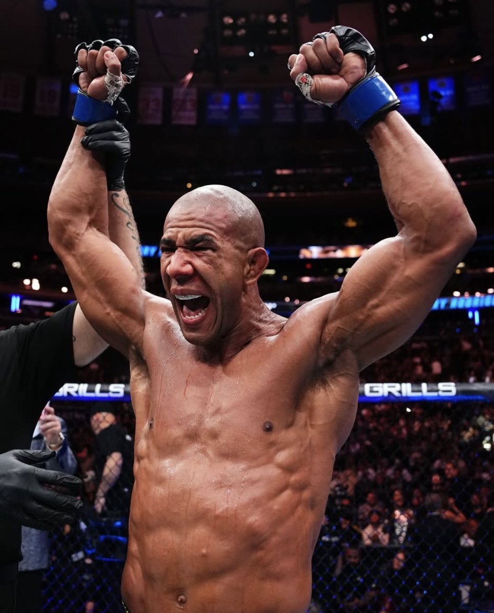 🗽New York, I said: You have no idea, I’m Robocop — dead or alive, you’re coming with me 🔥🔥🔥

Thank you, you’ve been amazing 🦾🔥

#ufc322 #nyc #ny #robocop