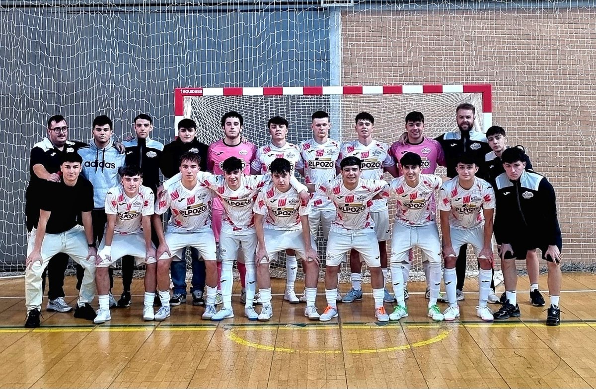 ➕3️⃣ Victoria de #ElPozoJuvenilDH 6-4  C.D.F.S. Segorbe. 
Hicimos la mejor primera parte de la temporada con balón, pero seguimos cometiendo errores muy groseros a nivel defensivo. Ya en la segunda nos distanciamos en el marcador y volvemos a encajar goles evitables.