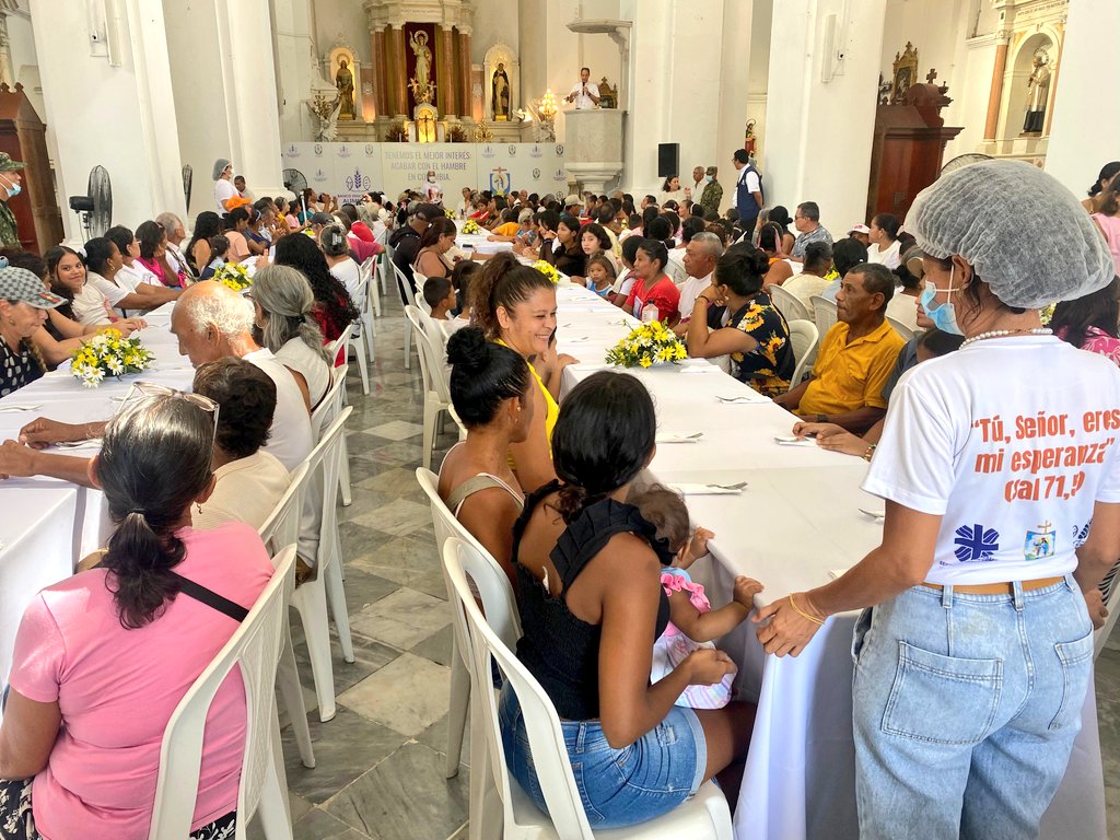 El Batallón de Infantería N.° 5 José María Córdova de la #SegundaBrigada, en coordinación con el Batallón de Apoyo de Acción Integral y Desarrollo N.° 1, el Secretariado Arquidiocesano de Pastoral Social y el Banco Arquidiocesano de Alimentos, desarrollaron una jornada de entrega