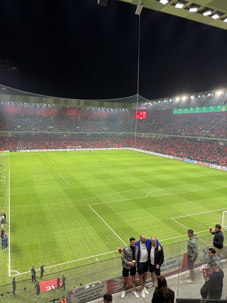 mattgold's tweet photo. Come on England !
No running track for once. https://t.co/OzAIuQjpyE