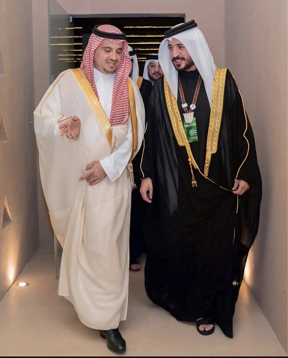 • سمو الأمير فهد بن جلوي بن عبدالعزيز بن مساعد بن جلوي 
• سمو الشيخ خالد بن حمد بن عيسى آل خليفة 
~ حفظهم الله ~

#بن_جلوي #آل_سعود #السعودية #المملكه #الامير #ال_جلوي #تويتر #الرياض #جلوي