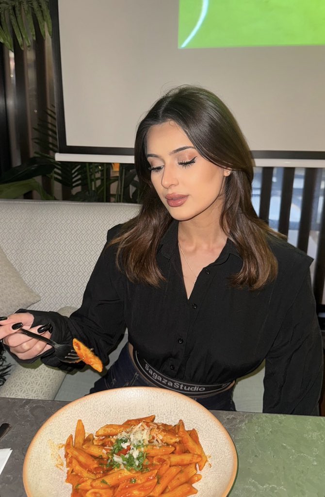 nedears's tweet image. SU GİBİSİN SU GİBİSİNNN 🖤