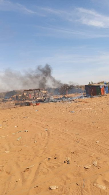 CurrentTre's tweet photo. #Gao : À leur arrivée hier au site minier d’#Intahaka, des mercenaires russes du Africa Corps, ont incendié plusieurs tentes des orpailleurs locaux. Tous les orpailleurs ont fui avant l’assaut, redoutant les exécutions, les violences et les arrestations. #Mali #Gao #Sahel https://t.co/2FYIHuyOu5