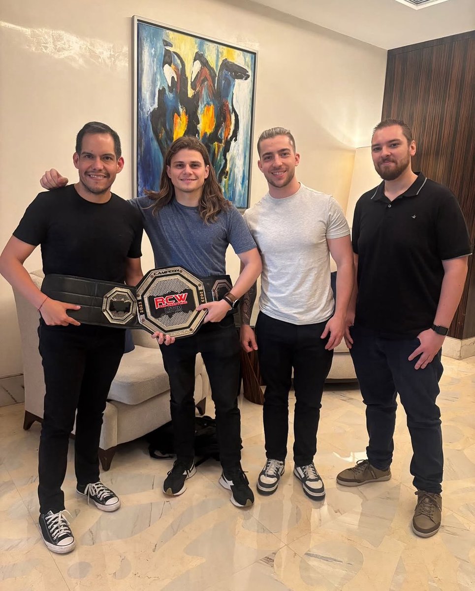 There was a business meeting between RCW Latam representatives and Dorian Roldan from Lucha Libre AAA 🇲🇽

There will be some very interesting news for Argentina 🇦🇷 in the near future.

#RCWSpain #RCWLatam #LuchaLibreAAA
