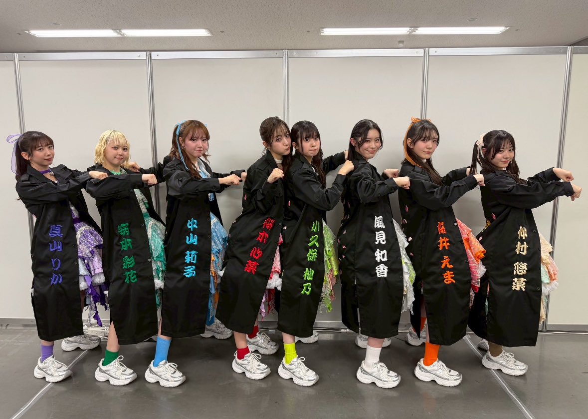 えびちゅうちゃん達、特攻服が気に入ったのか、いつも以上に集合写真