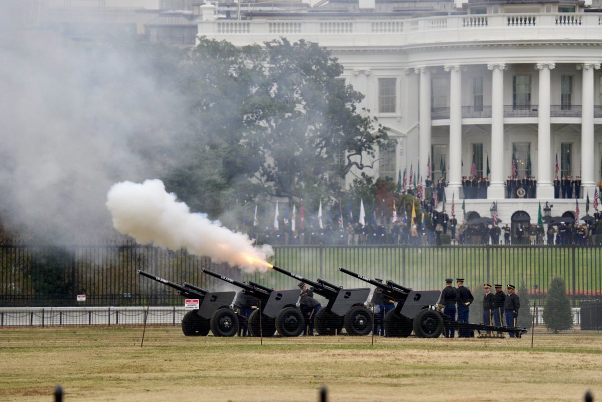 White House in Arabic البيت الأبيض بالعربية tweet media