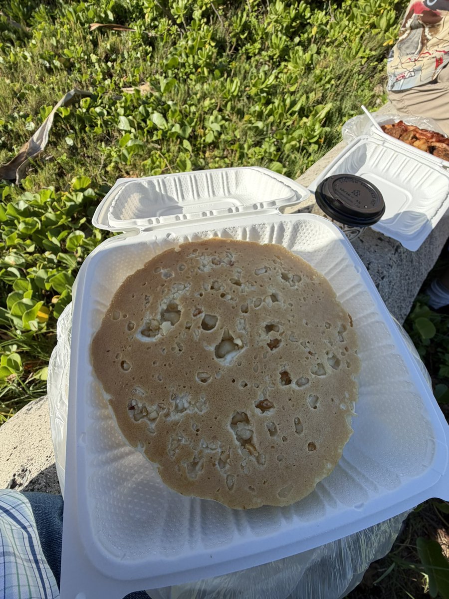 hashphish's tweet image. I am in Hawaii🌺 and so I had to go and eat at the Hukilau Cafe from the 50 first dates movie.🥞😋