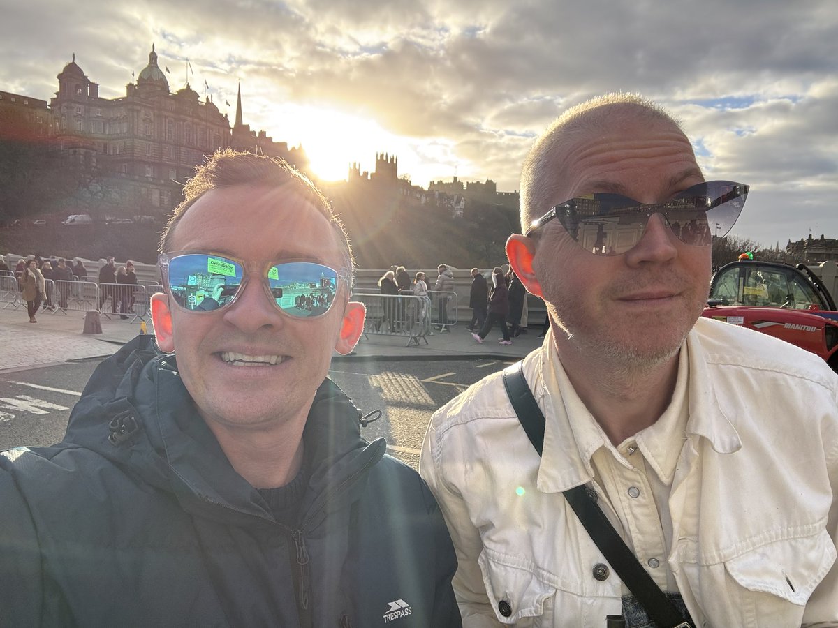 LukeMarsden's tweet image. Cracking weekend in 🏴󠁧󠁢󠁳󠁣󠁴󠁿 visiting my BB9 bestie of 17 years @DrBlinder we only stopped laughing to complain about how bad the trains are! #bbuk