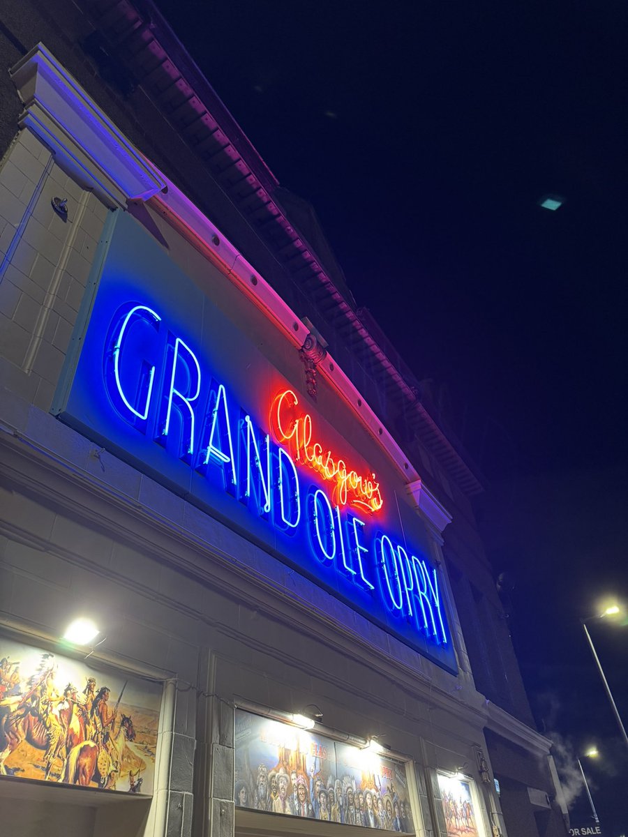 LukeMarsden's tweet image. Cracking weekend in 🏴󠁧󠁢󠁳󠁣󠁴󠁿 visiting my BB9 bestie of 17 years @DrBlinder we only stopped laughing to complain about how bad the trains are! #bbuk