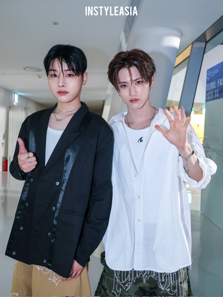 instyleasia's tweet photo. Lex and Leo, two members from #HongKong-based #Kpop boy group #XODIAC (One Cool Jacso Entertainment ) dazzle in #NEWWAVEBOYS #SS2026 collection by #KoreanDesigner Kim Yun-Jae and Yeezy after the show, as part of #SeoulFashionWeek.
#Kfashion #韓国コーデ #INSTYLEASIA https://t.co/TOZ3LVSpXU