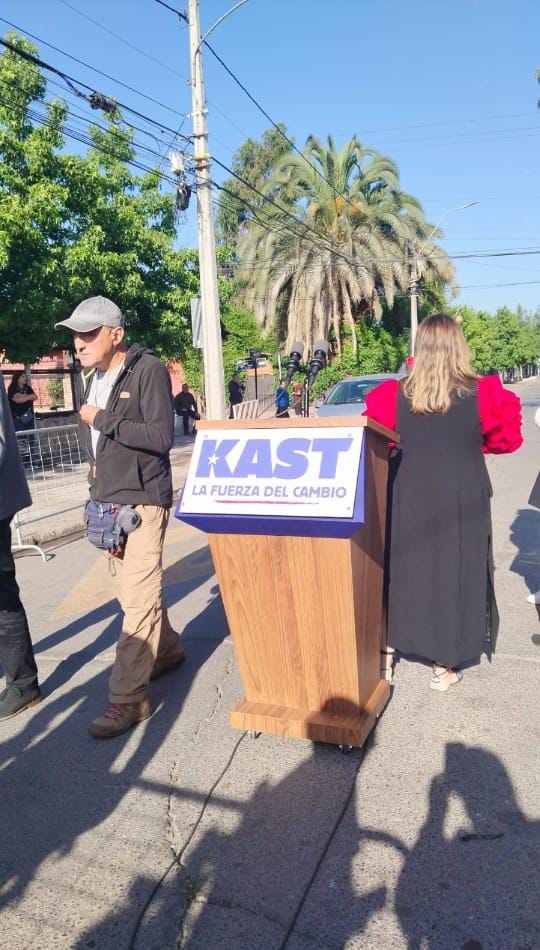 laviudanegrita's tweet image. Urgente urgente kast está pasando sobre Ley tiene propaganda y no se puede no debe @RplazaDignidad @PiensaPrensa @carito200481 @JEQuintanaL @Fte_Izquierda @viejoanarquist1 @chilevision @CNNChile