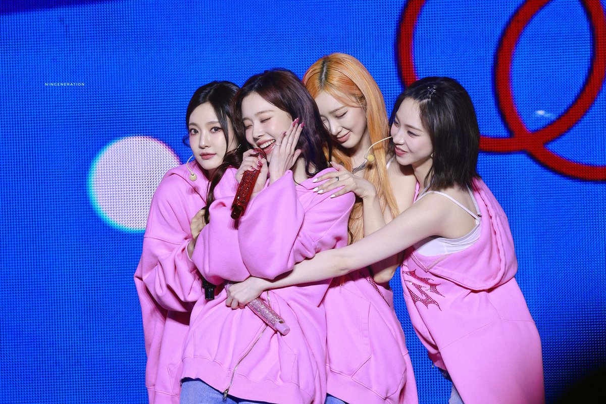 yuj1m1n's tweet photo. 5주년 너무너무 축하해🩷 
에스파 사랑하면서 시간이 빨리 가는거 느껴지네 그때 너무 아기들이었는데(지금도아기해) 🥹 우리 공주님들 오래오래 함께하고 오래보자 사랑한다! 🩵🩵 
#FiveYearsWithAESPA
#에스파_오래오래_사랑할게 https://t.co/j1UzGHaTb8