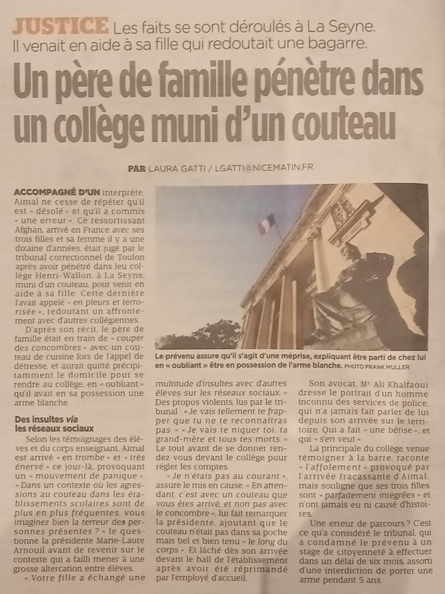 FredGaulois's tweet photo. Un père de famille pénètre dans un collège muni d'un couteau.
Il a été condamné qu'à un stage de citoyenneté 😳...
Précision : c'est un afghan arrivé avec son épouse et ses 3 filles, qui a besoin d'être accompagné d'un interprète (le type est en 🇫🇷 depuis 10 ans et ne parle toujours pas français!!!).
Le Tribunal correctionnel a estimé que c'était qu'une erreur de parcours car il était inconnu des services de police.
Voilà, voilà...