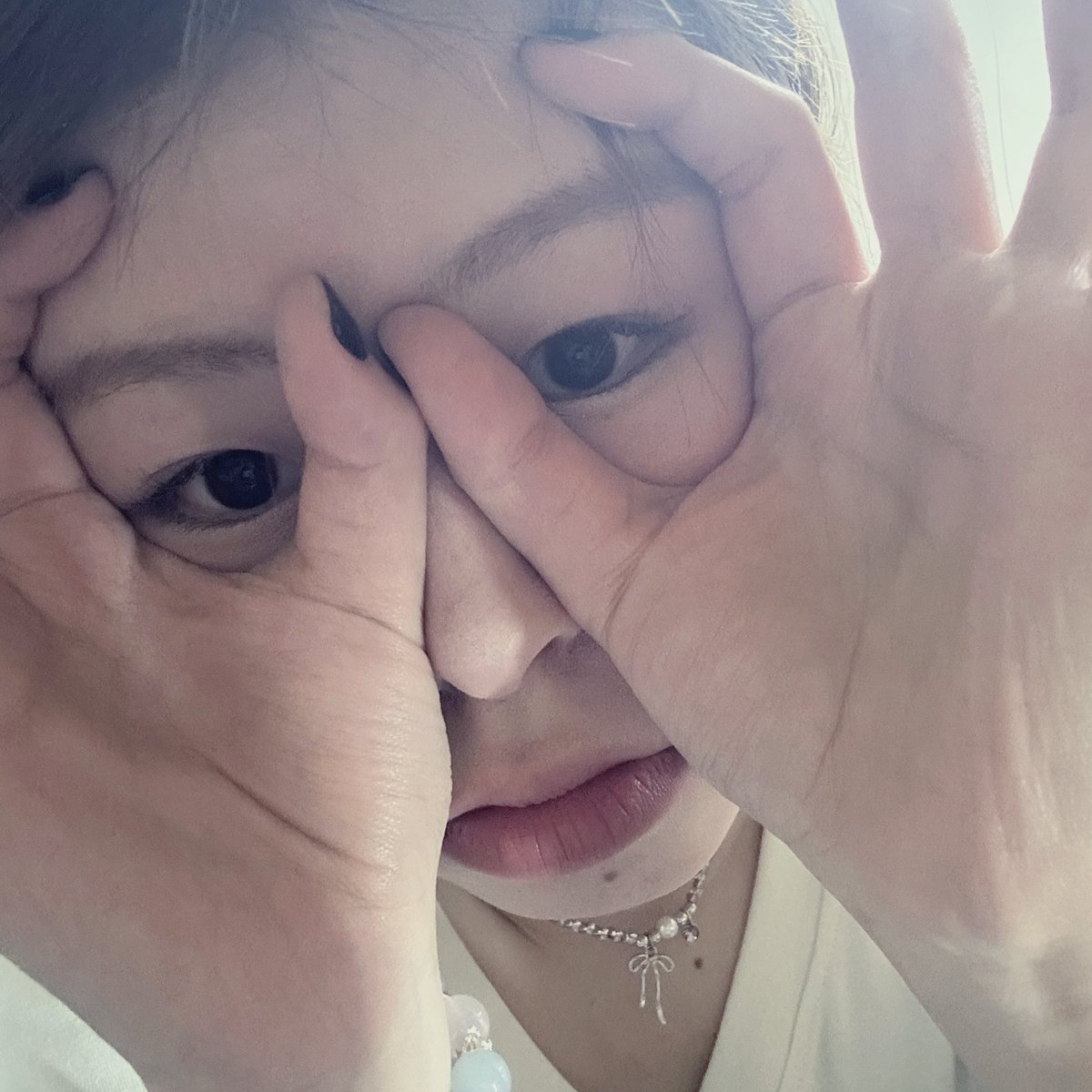 就这样看着你，脸红红的呼吸..