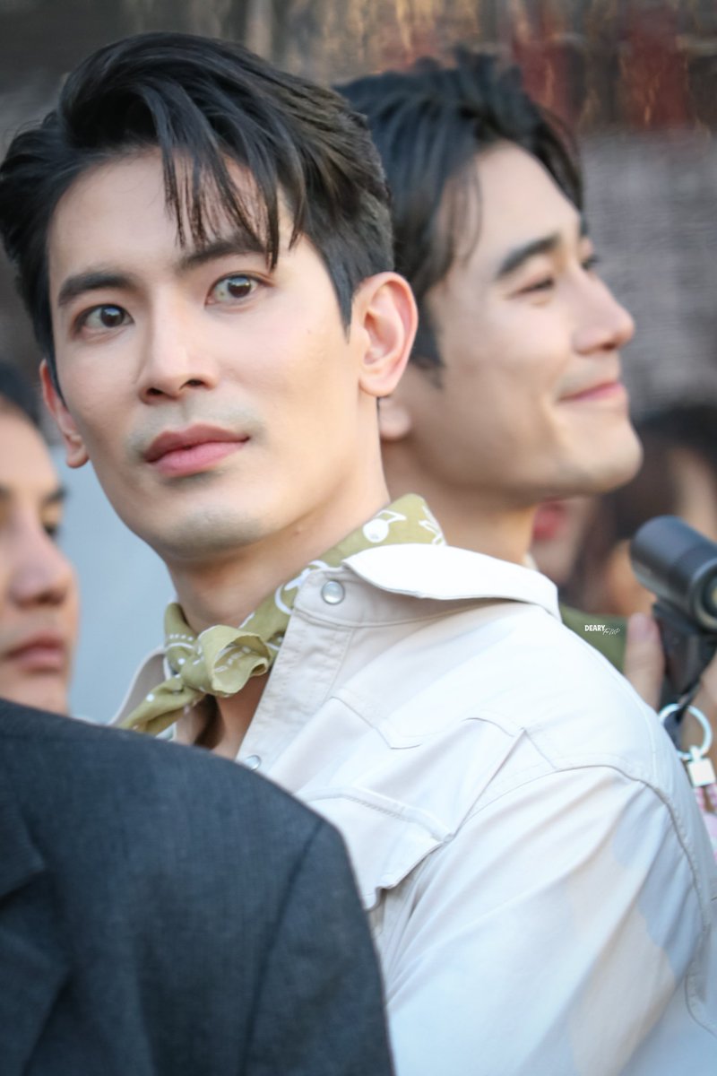 หน้าชัดหลังแป๋ว🤏😆

EURO x ELLE MEN 
SONYUKE x EFW2025 
#EFW2025xBeOnCloud 
<a href="/SONYUKE/">SonYuKe</a> #SONYUKE 
#ยูโรยศวรรธน์ #Euroyotsawat  
<a href="/euroyotsawat/">euroyotsawat</a> #สนยูโร #SonEuro