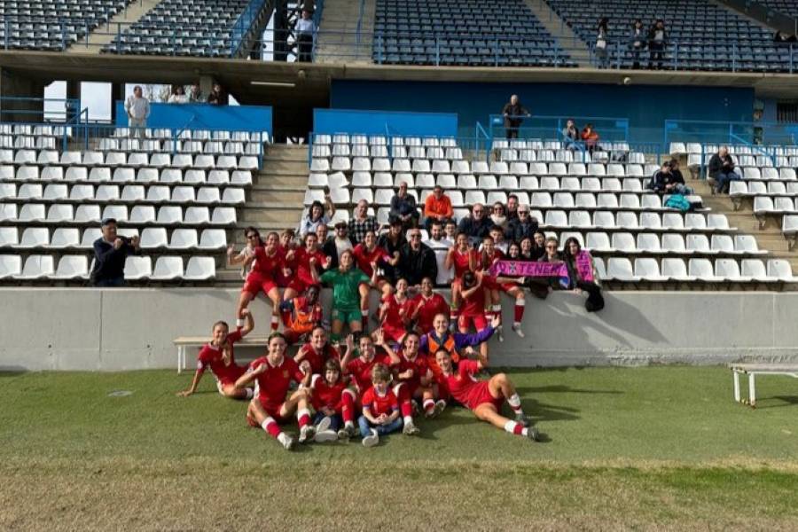 El Tenerife B remonta y deja al SE AEM sin premio 
Informa nuestra redactora Cristina Bailón <a href="/Cristina95BR/">Cristina 🐾🖤</a> en el diario <a href="/ReinasDelBalon/">Reinas del balón</a> 
#FutbolFemenino 
#ReinasDelBalón 
#PrimeraFederación 
#PrimeraRFEF

reinasdelbalon.com/el-tenerife-b-…