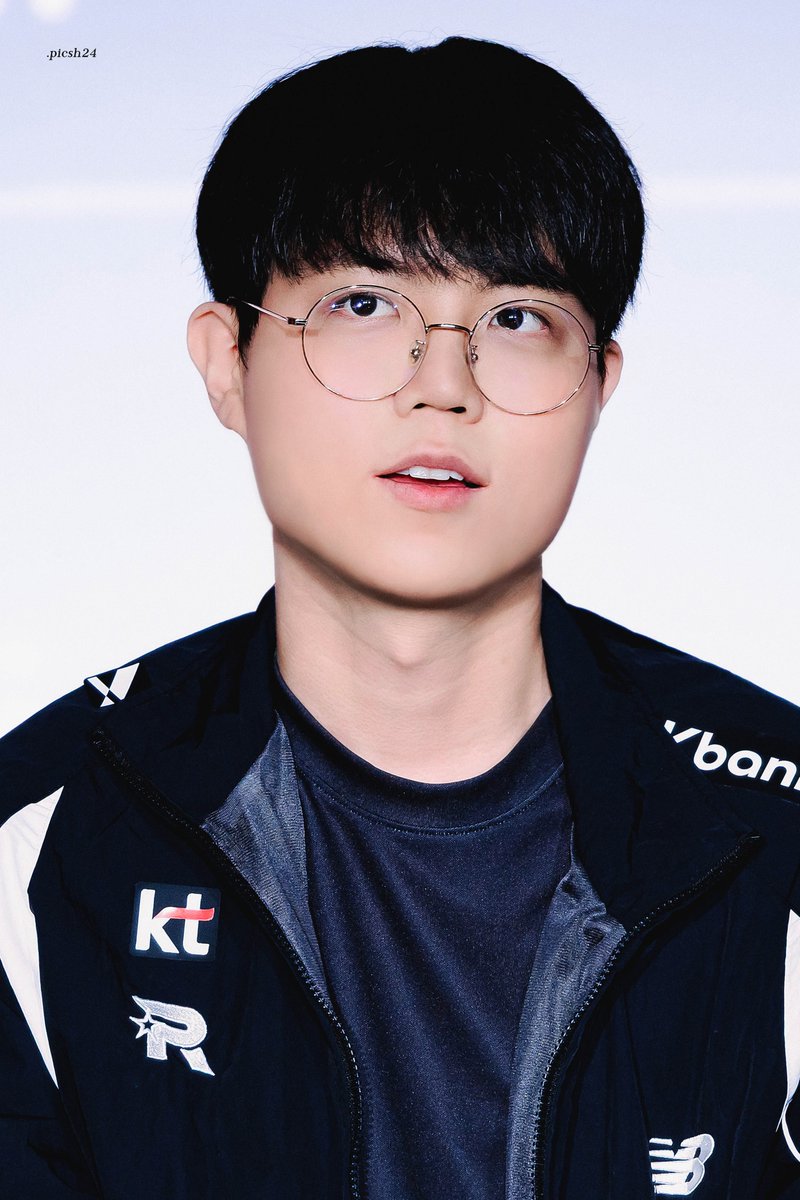 picsh24's tweet image. 251115 팬미팅 #LCK #KT #Cuzz #커즈

🐿️☺️
