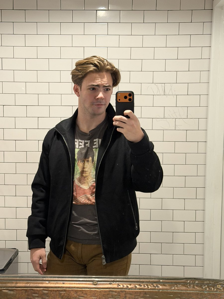 FlopTina tweet media