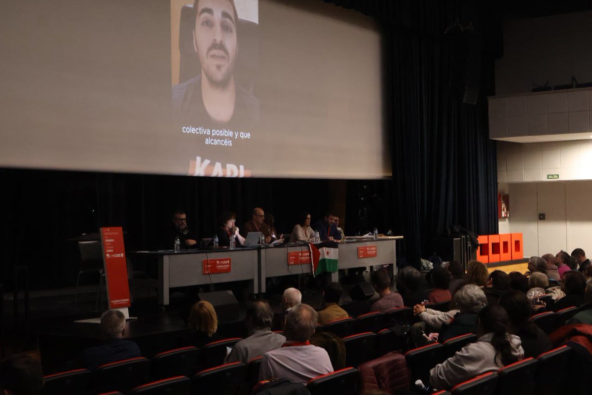 IU_Madrid's tweet image. Comienzan las intervenciones y saludos de las organizaciones políticas, sociales y sindicales en la #IIAsambleaIUMadrid.
(1)