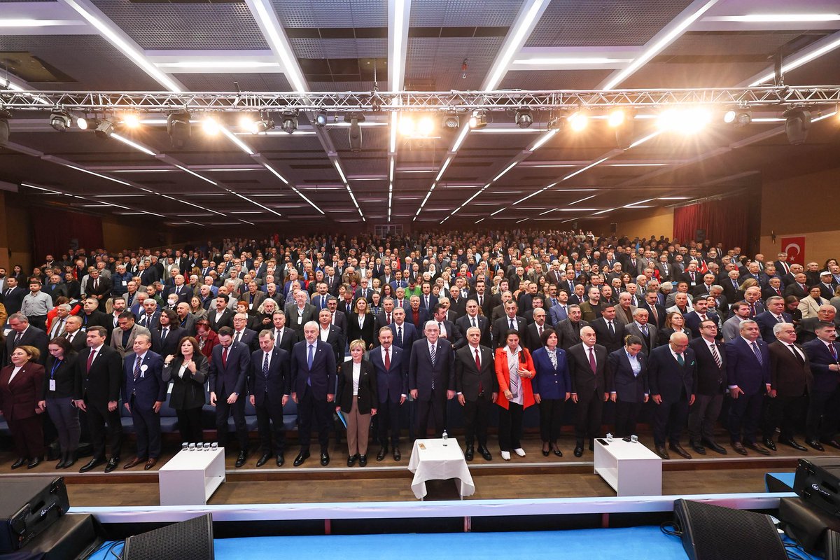 keremerdem06's tweet photo. İYİ Parti Ankara İl Başkan Adayı olarak çıktığımız bu yolda, oldukça kısa bir sürede yoğun bir çalışma temposu ortaya koyduk. Zamanın kısıtlı olmasına rağmen, ekip arkadaşlarımla birlikte büyük bir emek, çaba ve kararlılık göstererek teşkilatımızın her noktasına ulaşmaya gayret ettik.

Kongre sürecimizin cansız geçmesine izin vermemek ve İYİ Partimizin Ankara’daki gücünün hâlâ sapasağlam olduğunu göstermek için elimizden geleni yaptık. Bu süreçte ortaya koyduğumuz enerji ve birliktelik, teşkilatımızın taşıdığı potansiyelin en somut göstergesidir.

Bu vesileyle; birlikte yola çıktığım tüm yol arkadaşlarıma, emek veren çalışma arkadaşlarıma ve iradesini sandığa yansıtan tüm delegelerimize oy veren ya da vermeyen en içten teşekkürlerimi sunuyorum. Her birinizin katkısı, bu yolculuğun en değerli parçası olmuştur.

Bu süreçte ayrıca, İYİ Parti Ankara İl Başkanlığına seçilen Yener Yıldırım’ı ve yönetim kurulunu tebrik ediyor; Ankara’mıza ve partimize yapacakları hizmetlerde başarılar diliyorum.

Ankara’da daha güçlü, daha dinamik ve daha kararlı bir İYİ Parti idealimizden vazgeçmeden, aynı inanç ve azimle çalışmaya devam edeceğiz.

Saygılarımla