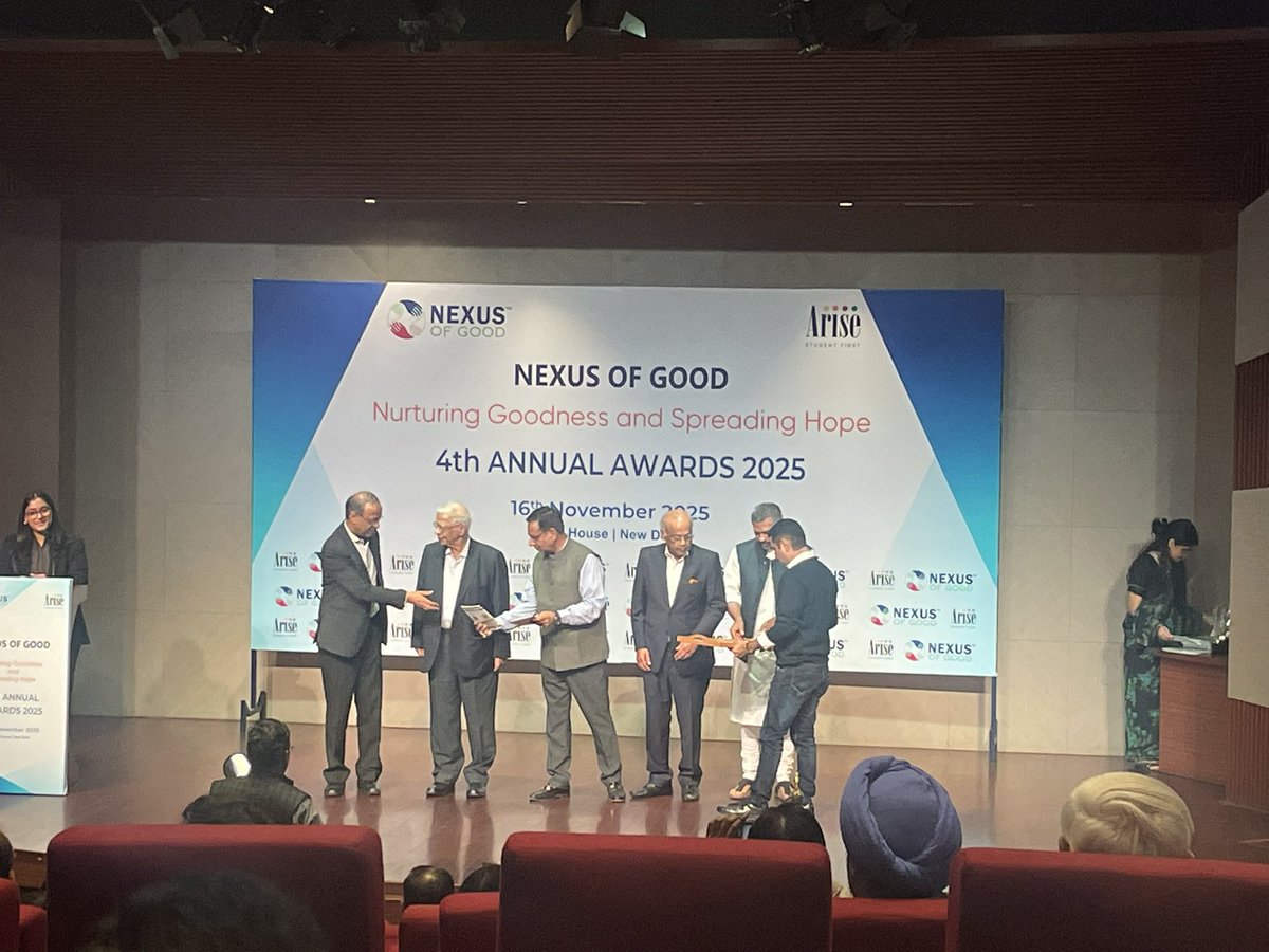 ZoyaAliRizvi's tweet photo. Happy to have attended @nexusofgood annual awards event . Very new and innovative awards to the young, not so young and ‘middle aged’ people who continue to think out of the box , take risks , take pains and deliver ! Well done to all awardees . https://t.co/y1zzc8uonk