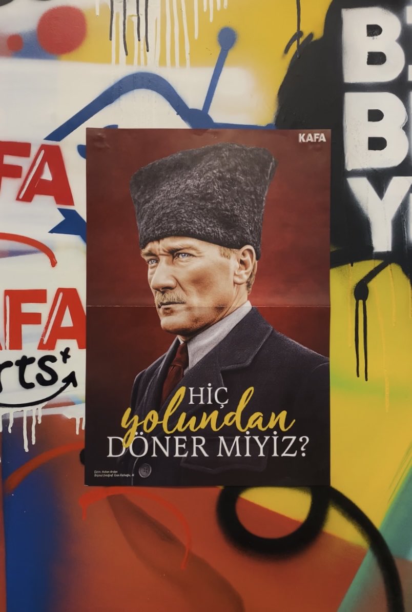 Mustafa Kemal Atatürk posteri kasım sayısında. ❤️

Dergi ve gazete satan her yerde. 🗞️