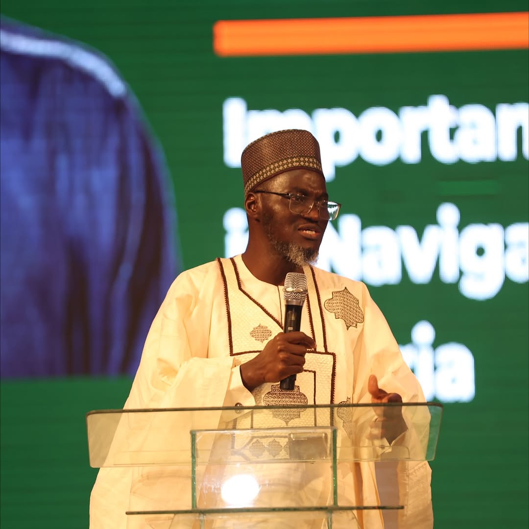 DAY 2: PEACE &amp; UNITY Convention, Lagos.

Prof Abdulrazzaq Alaro (Hafizahullah)🤎🤎

A Gem and crystal of knowledge. A Light in our Ummah. May Allah preserve him