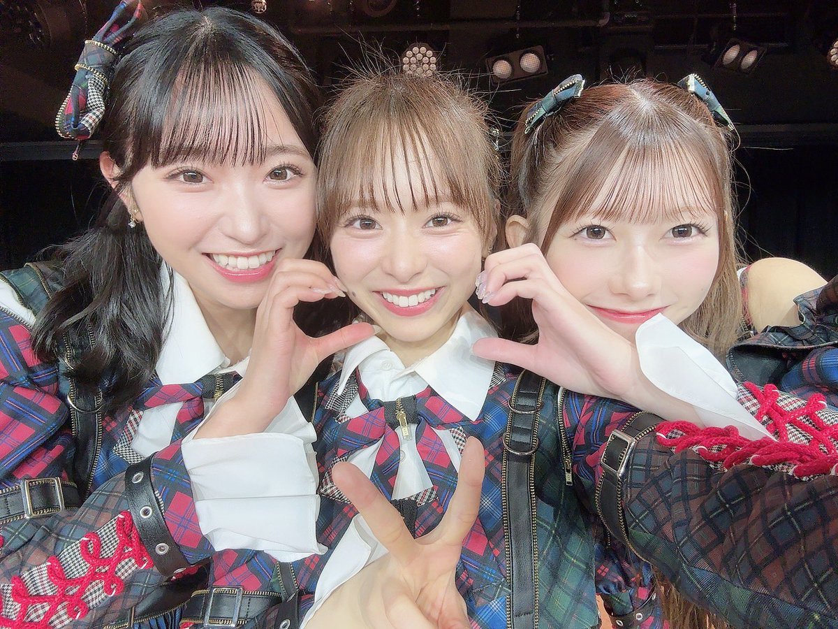 Kuranoo_Narumi_'s tweet photo. #倉野尾成美生誕祭
25歳のお祝い、
ありがとうございました🎂
Overtureから最後まで最高に熱いコール、そしてペンライトの演出も凄くて胸がいっぱいになるなるでした😭🔥

今年も幸せすぎる時間。
みんながいてくれるから
私はAKB48に全力でいられます。

改めて感謝しています、ありがとう🌼✨ https://t.co/PHsPUrW6eo