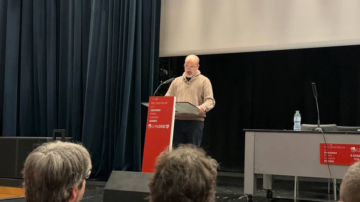 IU_Madrid's tweet image. Comienzan las intervenciones y saludos de las organizaciones políticas, sociales y sindicales en la #IIAsambleaIUMadrid.
(1)