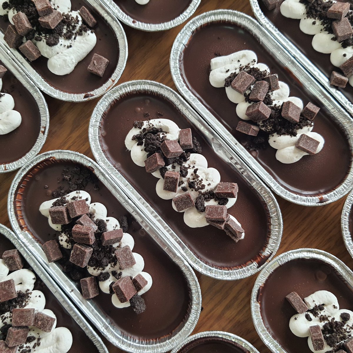 LANLEKLEK's tweet photo. Chocolate signature mini

#ล้านเล็กเล็ก #lanleklek https://t.co/Ty5kw724eJ