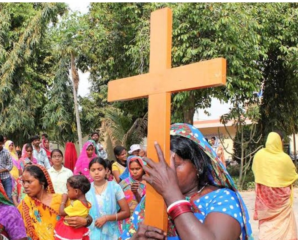 kuberamuthalali's tweet image. ലാലുവിന്റെ മകനെ വച്ചു ആ കളി നടപ്പാകാം എന്നവർ കാര്യമായി പ്ലാൻ ചെയ്തിരുന്നു, തേജസ്വി അതായിരുന്നു അവരുടെ ടാർഗറ്റ്, ആന്ധ്രാ, തമിഴ് നാട്, വടക്കു കിഴക്കൻ സംസ്ഥാനം, ഗാന്ധി ഫാമിലി എന്നിവയിൽ നടത്തി വിജയിച്ച ഒരു ലോങ് term ഫോർമുല