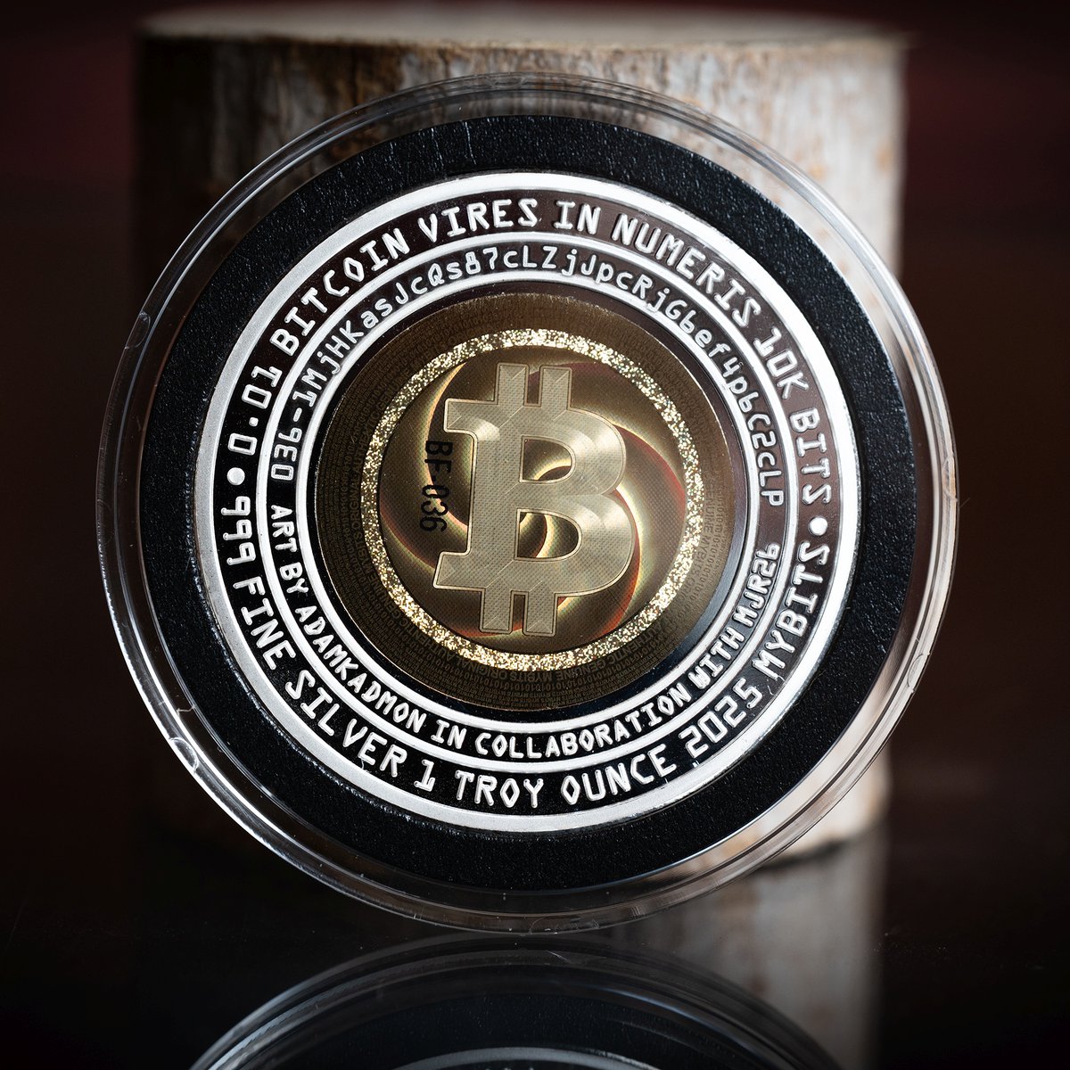 FractalEncrypt's tweet image. Don&apos;t put off your HODLiday shopping to the last moment. Support grassroots bitcoin artists this year for the HODLidays. 

The site is Bitcoin-only, but if you have @Strike  or @CashApp  You can use your USD/fiat balance and pay for your art in bitcoin! 

(I&apos;m not sure if this is…